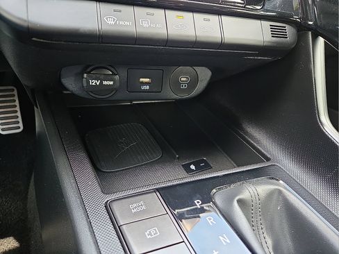 Used 2025 Hyundai Elantra SEL FWD image 17
