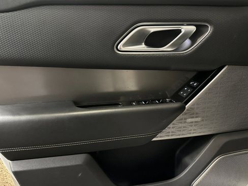 Used 2020 Land Rover Range Rover Velar S AWD/4WD image 12