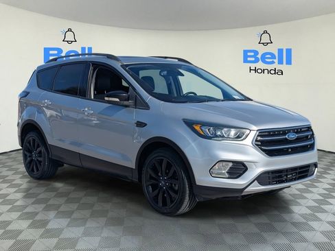 Used 2017 Ford Escape Titanium image 6