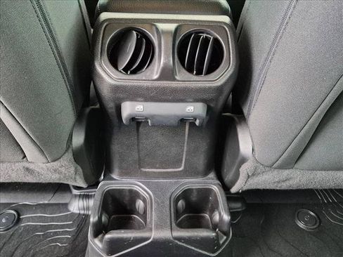 Used 2021 Jeep Wrangler Unlimited Sport AWD/4WD image 16