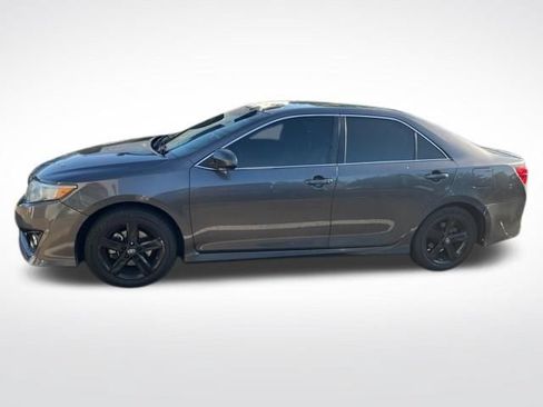 Used 2014 Toyota Camry SE FWD image 3