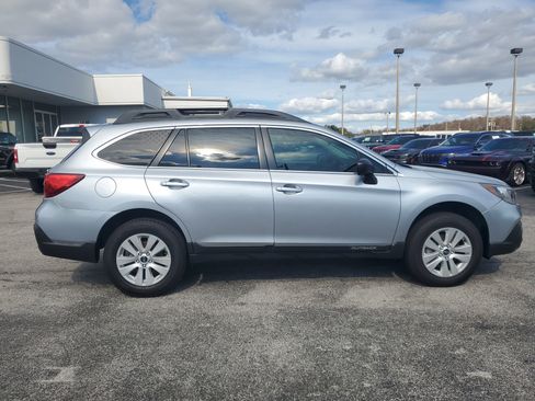 Used 2019 Subaru Outback 2.5i image 9