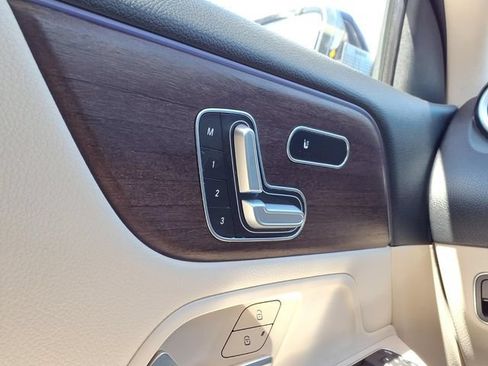 Used 2021 Mercedes-Benz GLA 250 4MATIC image 19