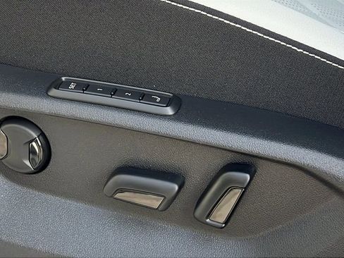 New 2026 Volkswagen Atlas Cross Sport SEL Premium R-Line image 19