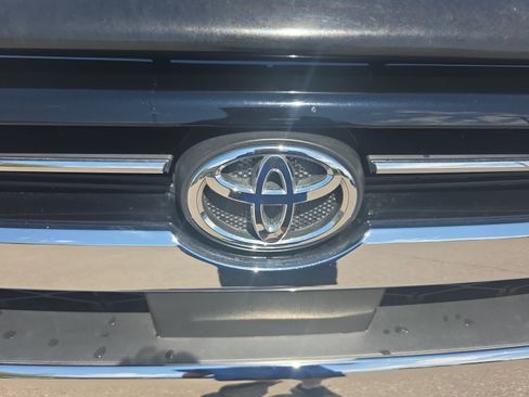 Used 2023 Toyota 4Runner Limited AWD/4WD image 23