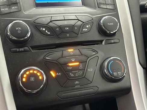 Used 2015 Ford Fusion SE image 23