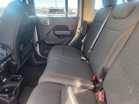 Used 2024 Jeep Wrangler Unlimited Rubicon image 7