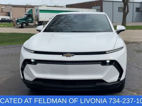Certified 2025 Chevrolet Equinox EV LT FWD image 3