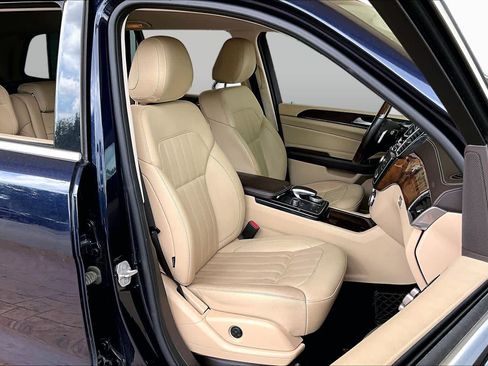 Used 2017 Mercedes-Benz GLS 450 4MATIC image 8