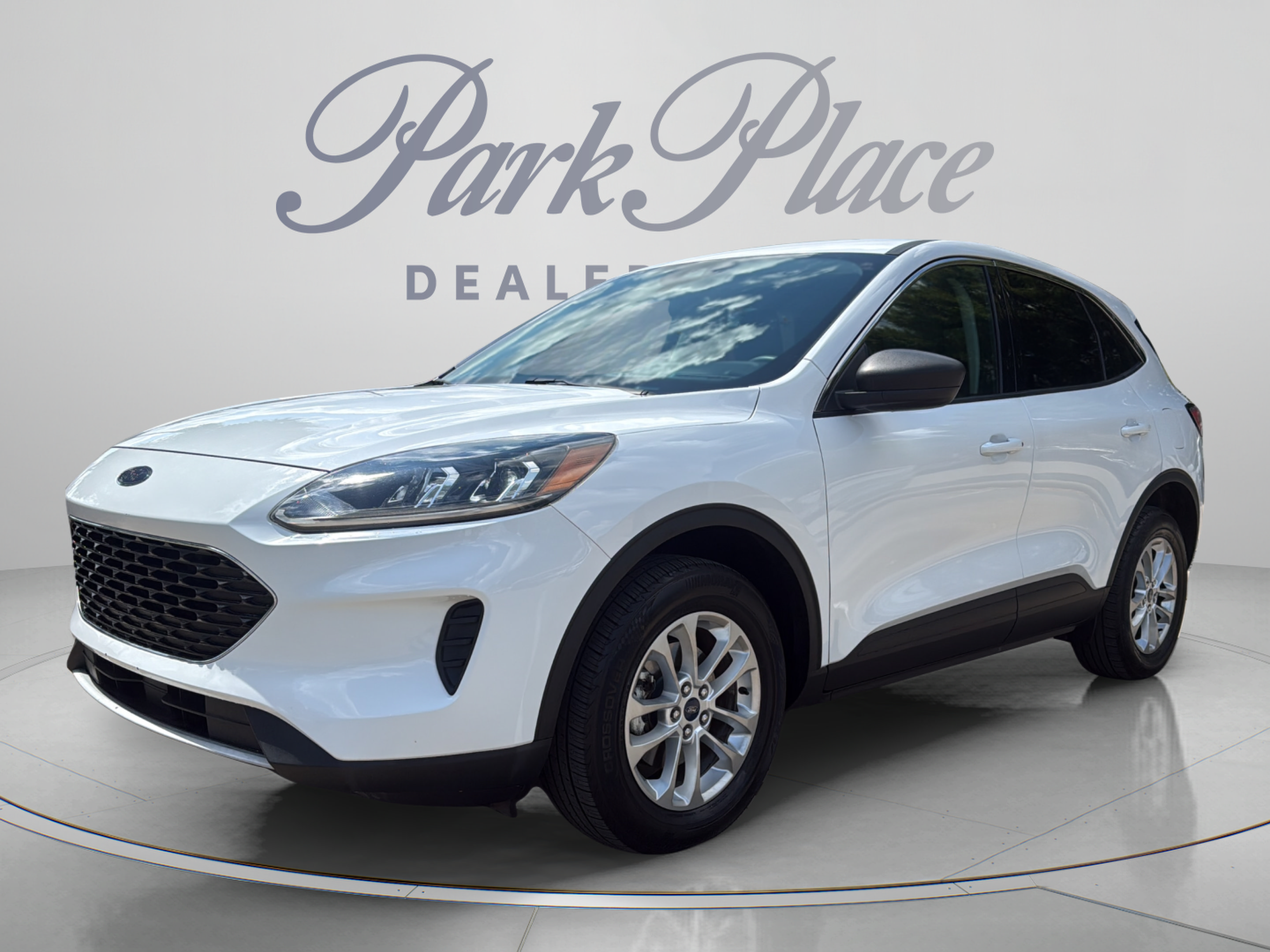 Used 2022 Ford Escape SE AWD/4WD image 1