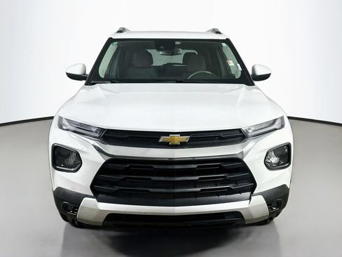Used 2023 Chevrolet TrailBlazer LT w/ Convenience Package AWD/4WD image 2