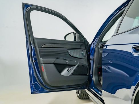 Used 2025 Maserati Grecale Modena image 18