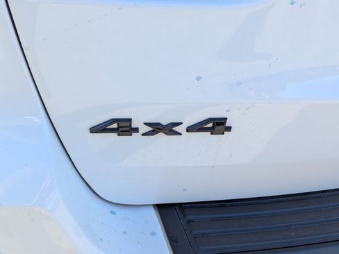 Used 2022 Jeep Grand Cherokee Laredo X image 30