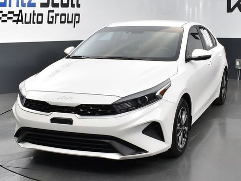 Certified 2023 Kia Forte LXS w/ LXS Technology Package FWD image 1