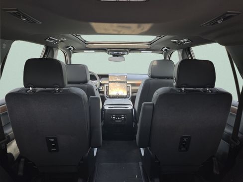 New 2026 GMC Yukon Denali w/ Sun & Power Step Package AWD/4WD image 13