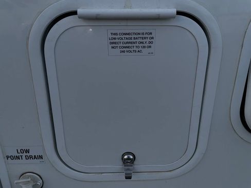 Used 2013 Ford E-450 and Econoline 450 Super Duty w/ Motorhome Prep Pkg image 21