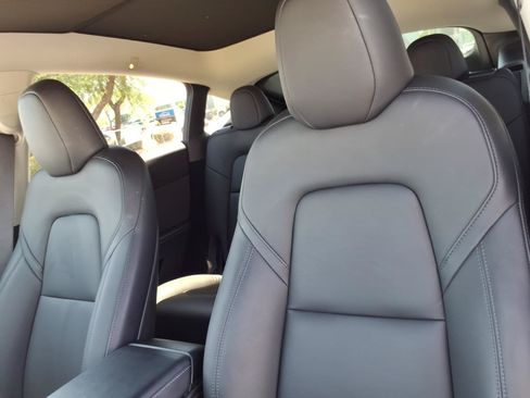Used 2023 Tesla Model Y AWD image 21
