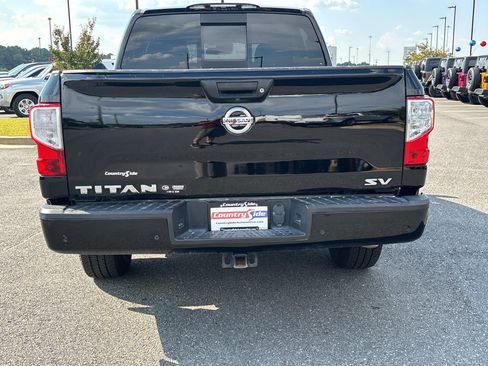 Used 2022 Nissan Titan SV w/ SV Convenience Package RWD image 7