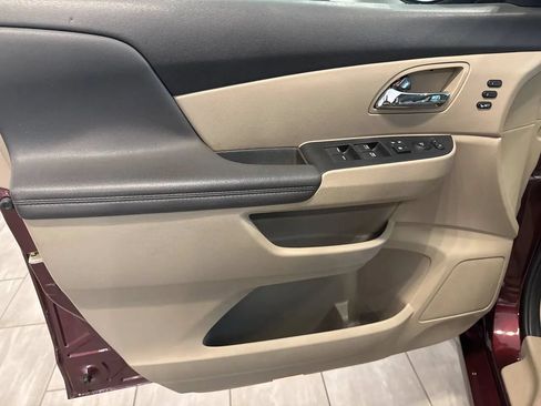 Used 2016 Honda Odyssey Touring Elite image 14