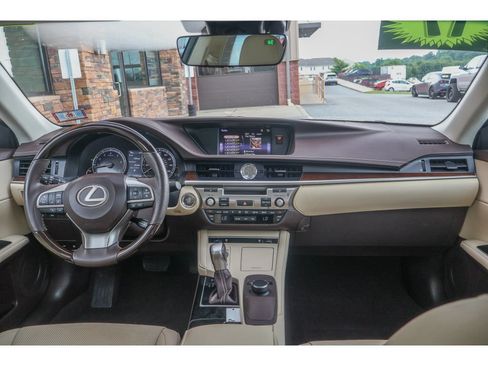 Used 2017 Lexus ES 350 w/ Premium Package FWD image 14