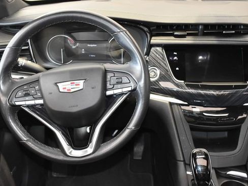 Used 2024 Cadillac XT6 Premium Luxury image 18