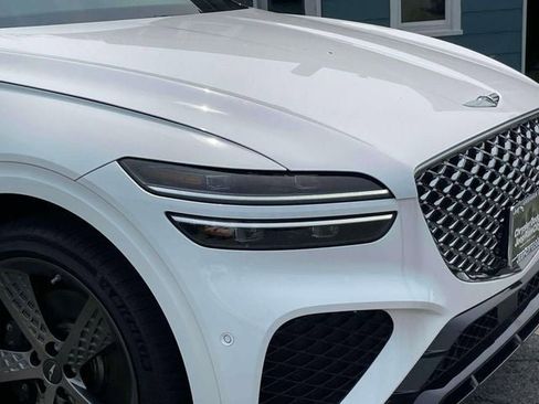 Used 2025 Genesis GV70 3.5T Sport w/ Sport Advanced Package image 12