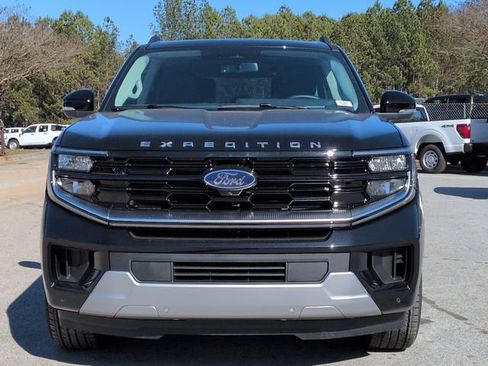 New 2026 Ford Expedition Max Platinum w/ Driver's Package image 8