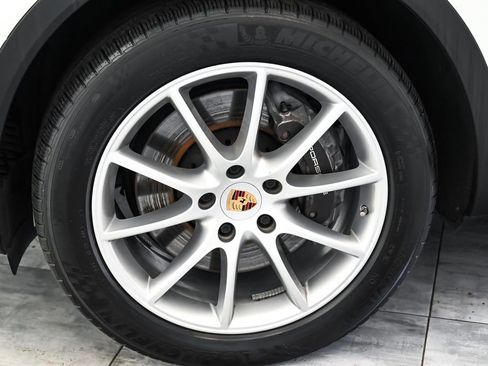 Used 2022 Porsche Cayenne Coupe image 7