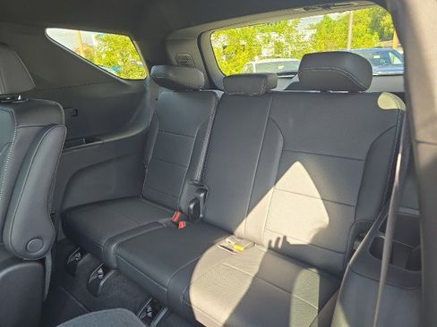 New 2026 Chevrolet Traverse LT image 17