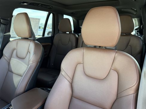 Used 2024 Volvo XC90 B5 Plus image 19