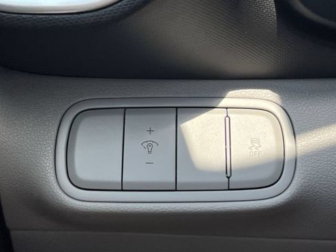 New 2026 Hyundai Venue SEL FWD image 25