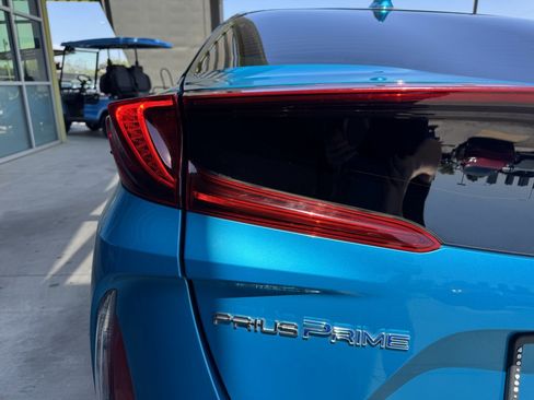 Used 2020 Toyota Prius Prime XLE image 14