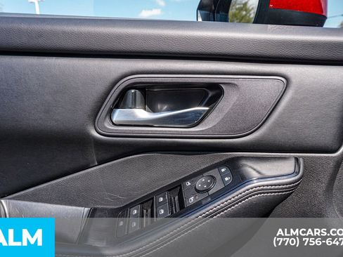 Used 2025 Nissan Rogue SV image 52