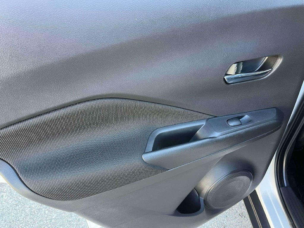 Used 2024 Nissan Kicks SV FWD image 5