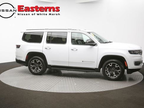 Used 2023 Jeep Wagoneer Series III w/ Preferred Equipment Group RWD image 45