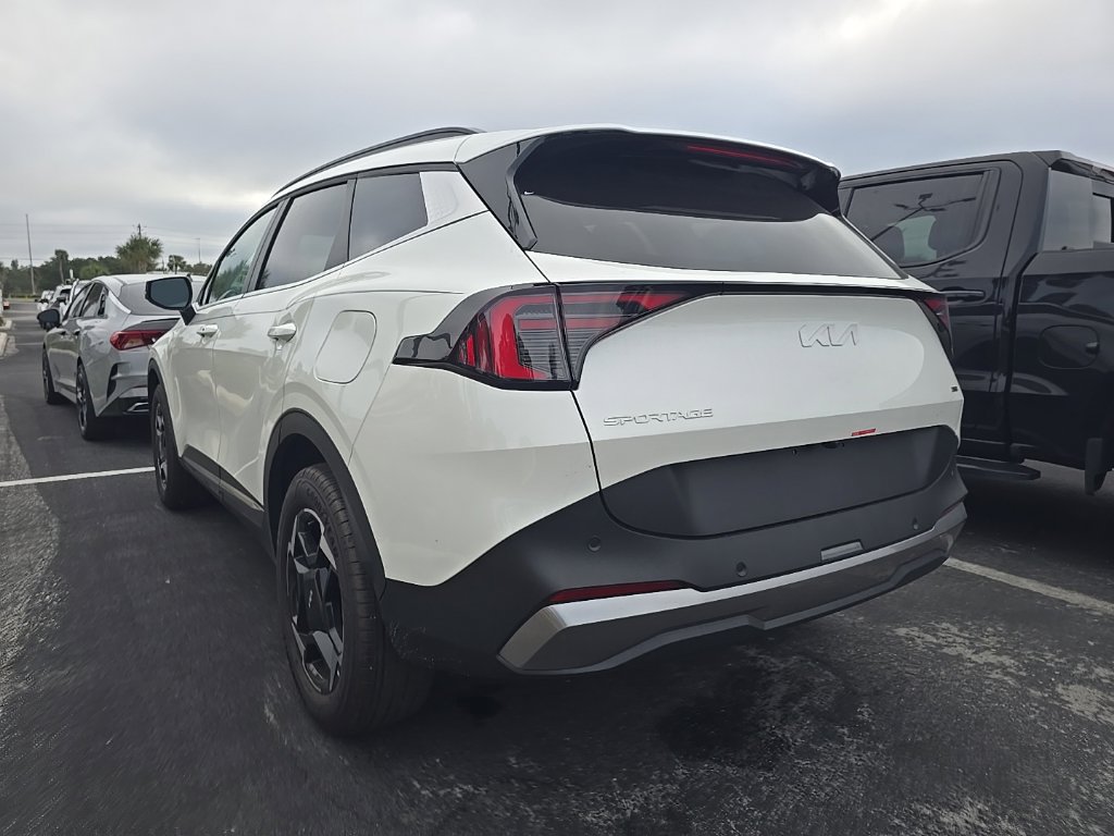 Certified 2026 Kia Sportage EX w/ EX Panoramic Sunroof Package AWD/4WD image 13