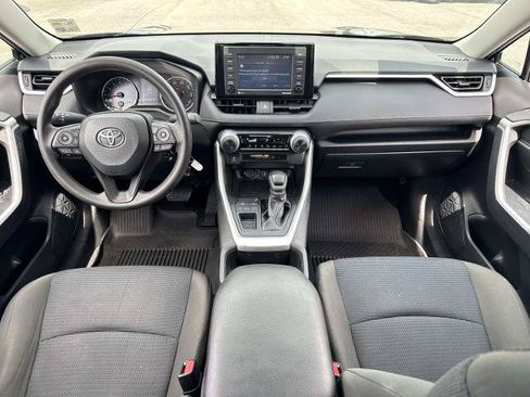 Used 2022 Toyota RAV4 LE FWD image 16