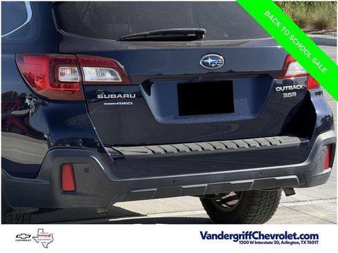 Used 2018 Subaru Outback 3.6R Touring w/ Popular Package #3 AWD/4WD image 6