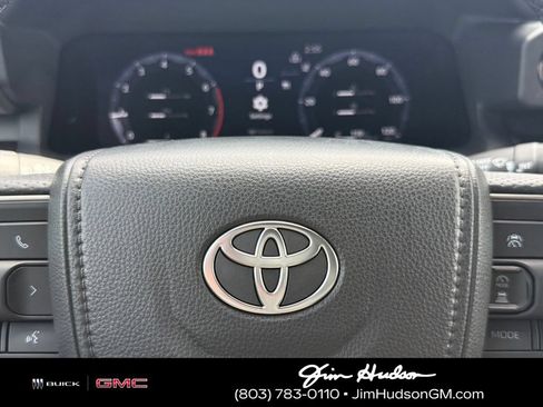 Used 2025 Toyota Tacoma TRD Off-Road AWD/4WD image 27