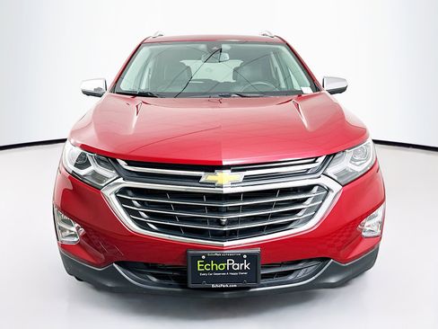 Used 2020 Chevrolet Equinox Premier image 2