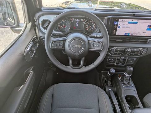 New 2025 Jeep Gladiator Sport AWD/4WD image 15