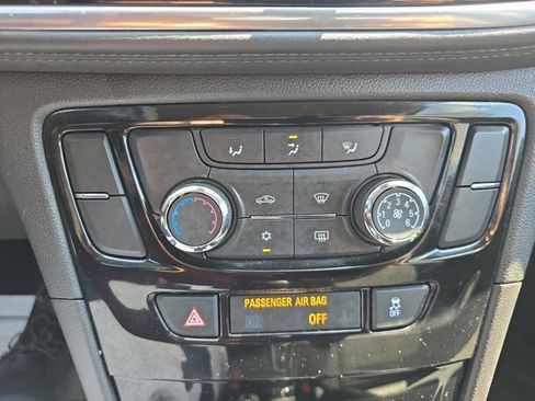 Used 2022 Buick Encore Preferred w/ Safety Package image 26