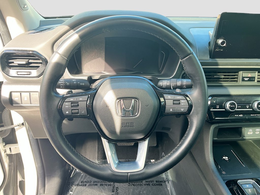 Used 2024 Honda Pilot Touring image 11