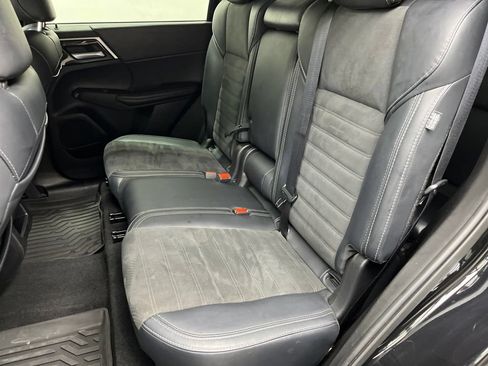 Used 2024 Mitsubishi Outlander SE FWD image 19