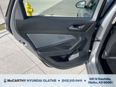 Used 2025 Volkswagen Jetta SE FWD image 22