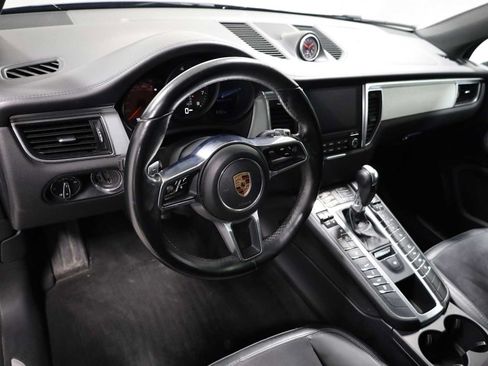 Used 2017 Porsche Macan GTS AWD/4WD image 4