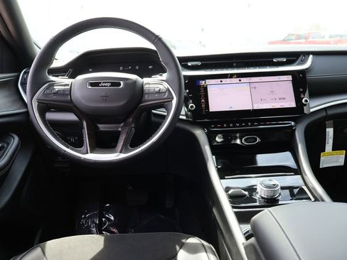 New 2026 Jeep Grand Cherokee Altitude AWD/4WD image 19