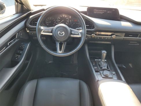 Used 2019 MAZDA MAZDA3 Sedan w/ Preferred Package image 9