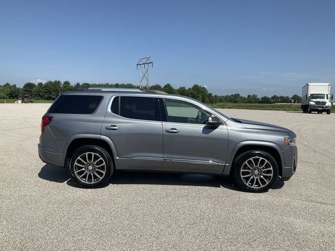 Used 2020 GMC Acadia Denali w/ Technology Package AWD/4WD image 13