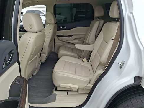 Used 2022 GMC Acadia Denali w/ Denali Ultimate Package image 10